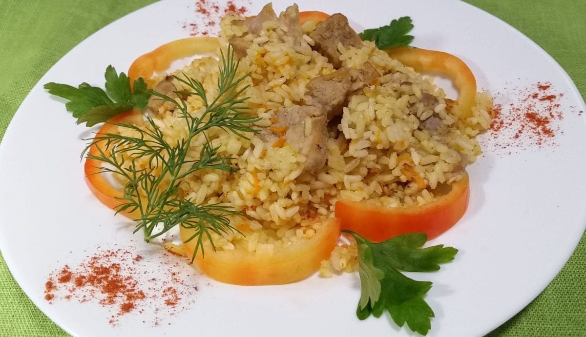Plov iz svininy s ovoshhami rissvinina tazlukmorkovmaslo rast.spetsii e1547465504546 1200x691 - Плов со свининой с овощами