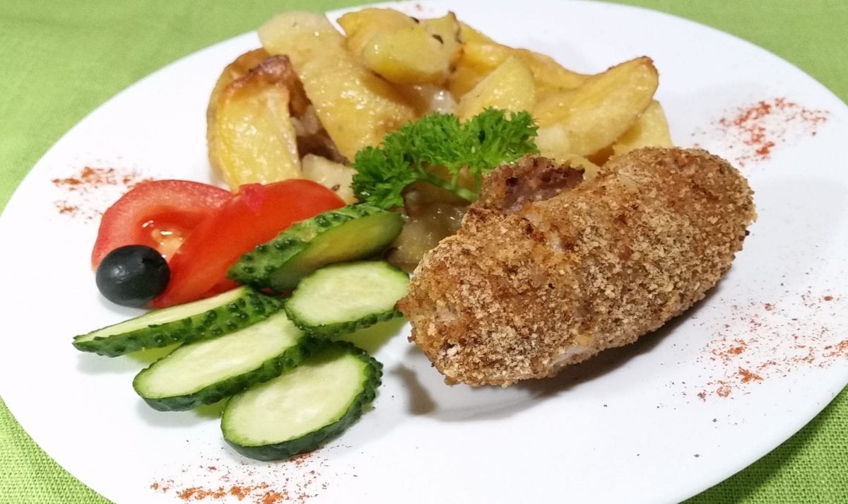 Ruletiki iz svininy s plavlenym syrom file svinina syr plavl.solyajtso mukaspetsiipanir e1547465378220 1200x713 - Рулетики из свинины с грибами / картофельные дольки