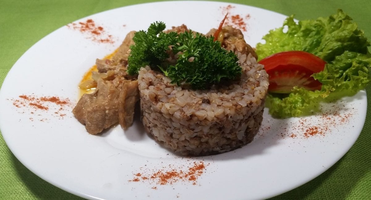 Svinina v kislo sladkom souse svinina taztomatyperets sv.soevyj soussolspetsiiKasha grechnevaya e1547461053109 1200x647 - Свинина в кисло-сладком соусе с кашей гречневой