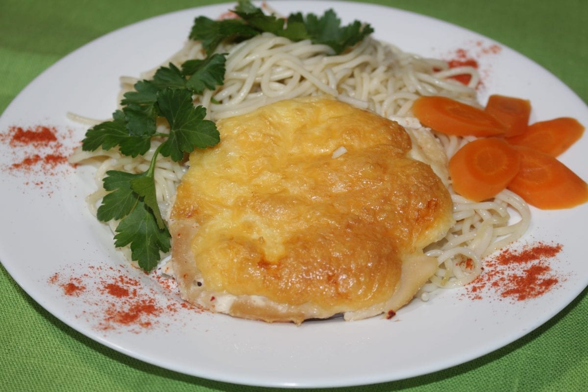 IMG 3405 1200x800 - Куриная грудка, запеченная с кукурузой и сыром с отварными макаронами