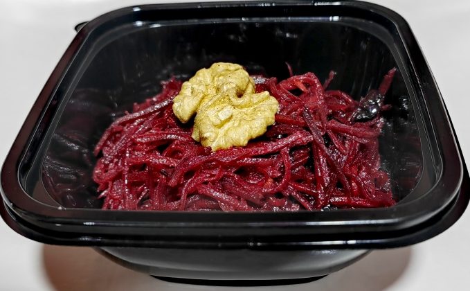 Салат свеклы с грецкими орехами и черносливом IMG 20230124 113526 e1676894934136 - Салат свеклы с грецкими орехами и черносливом