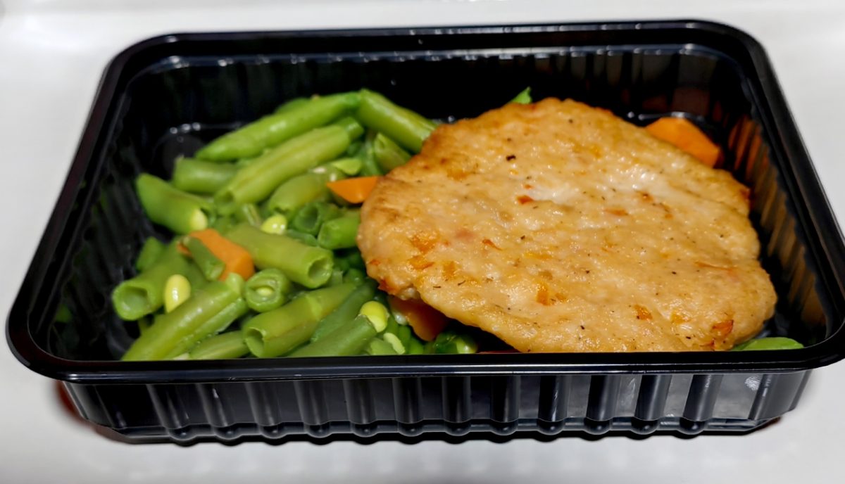 IMG 20230125 113806 1200x688 - Филе птицы по-албански с перцем / стручковая фасоль с морковью