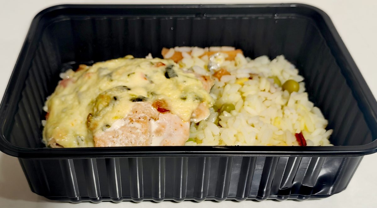 IMG 20250721 124037 1200x662 - Филе рыбы, запеченное под соусом татар  / Рис рассыпчатый  овощами