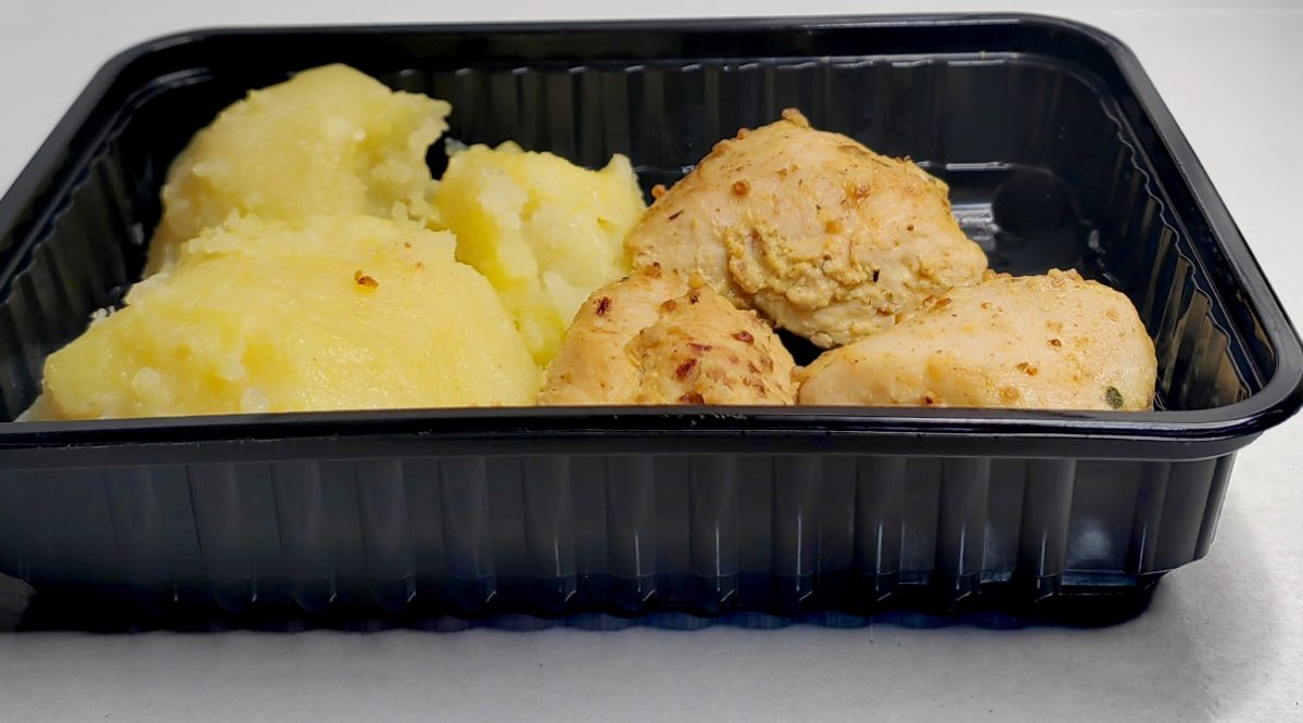 IMG 20240104 112625 1200x666 - Филе куриное запеченное/соус томатный / картофель отварной